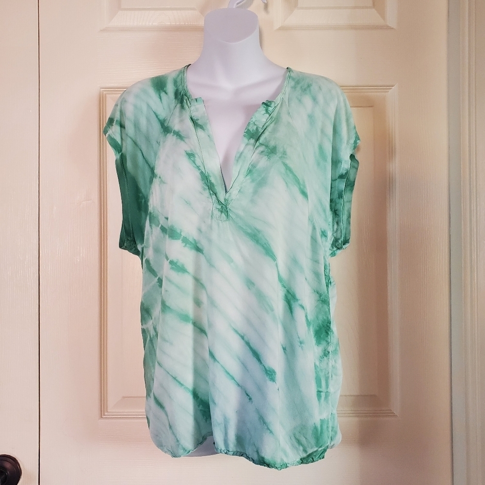 Fraiche By J Green Tie-Dyed Tunic Top Boho Hippie Short Sleeves Pullover V-neck